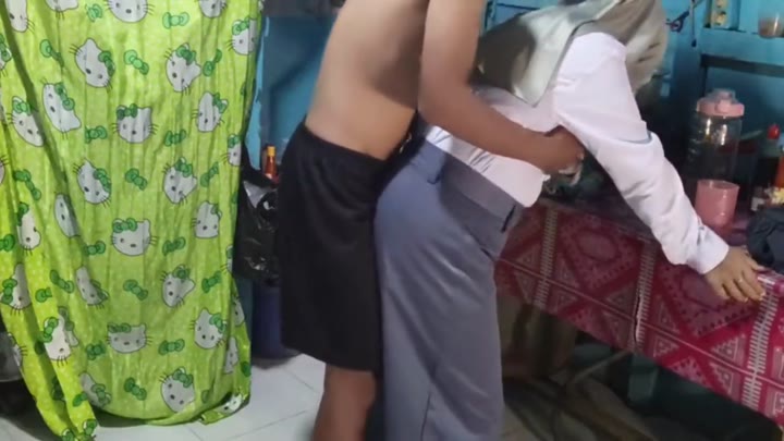 Bocil SMA Lagi Masak Didapur Malah Digrepe Sodok-sodok Paksa