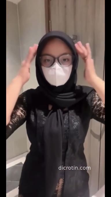 Background nonton video viral BOKEP Cantik Jilbab Kebaya Hitam Sangek Sampai Omek