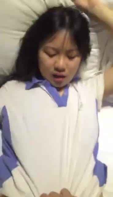 Background nonton video viral BOCIL SMP Masih Segel Di Entot Paman Mendesah Kesakitan